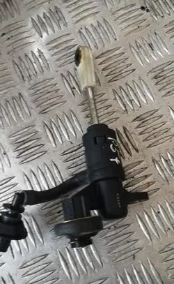 Volkswagen PASSAT B5.5 Clutch master cylinder 8e1721401ag