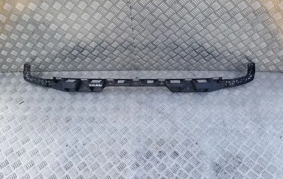 Rear bumper mounting bracket