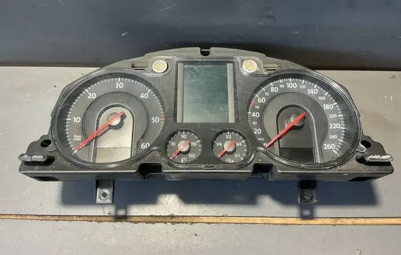 Volkswagen PASSAT B6 Speedometer (instrument cluster) A2C53194181