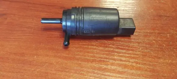 BMW 5 E39 Windscreen/windshield washer pump 8377612