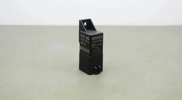 Audi A3 S3 8V Glow plug pre-heat relay 038907281D
