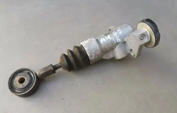 Audi A4 S4 B5 8D Clutch master cylinder 8D1721401
