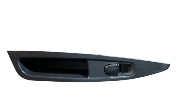 Nissan Leaf I (ZE0) Electric window control switch 82961