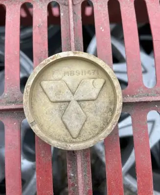 Mitsubishi Eclipse Original wheel cap MB911471