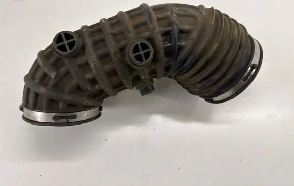 Chevrolet Camaro Air intake hose/pipe 23340374
