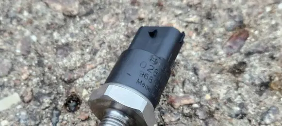 Fuel pressure sensor