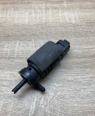 BMW 3 E46 Windscreen/windshield washer pump 8362154 008017