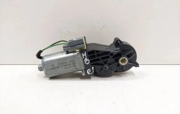 Mercedes-Benz R W251 Seat adjustment motor 0390203213 820648084