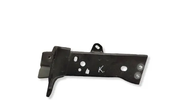 Mazda 3 III Fender mounting bracket 