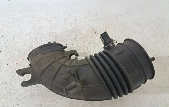 Honda CR-V Air intake hose/pipe