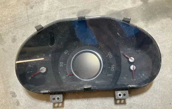 KIA Sportage Speedometer (instrument cluster) 940113U690 J695