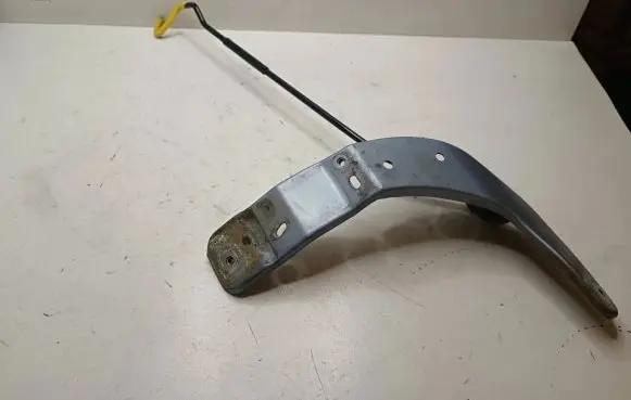 Citroen C4 II Picasso Fender mounting bracket 017243B01