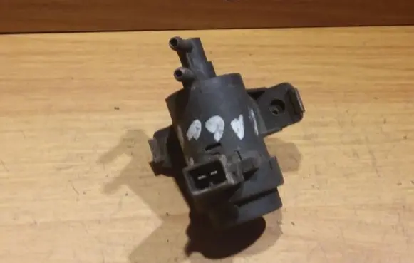 Opel Vivaro Turbo solenoid valve 7700113071