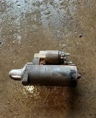 Mercedes-Benz E W211 Starter motor A0061514101 0001115049