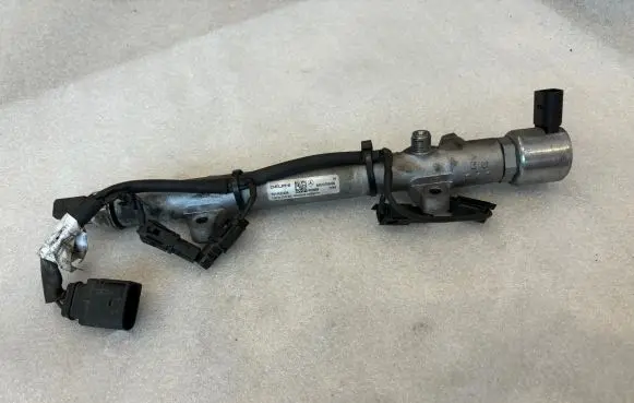 Mercedes-Benz E W212 Fuel main line pipe A6510700495 R9144Z240A 6510700495