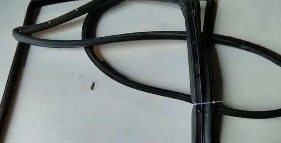 Mercedes-Benz C AMG W203 Rubber seal rear door 