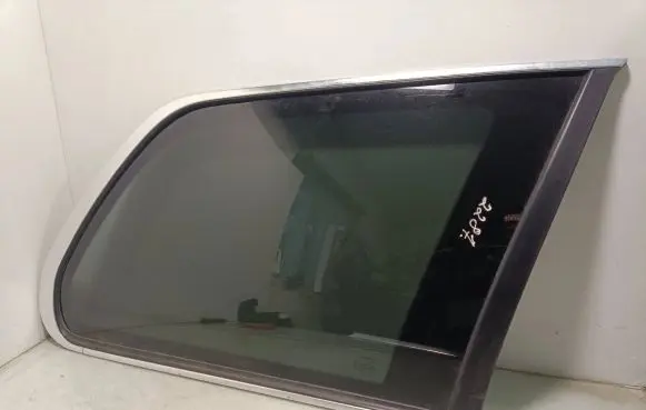 Rear side window