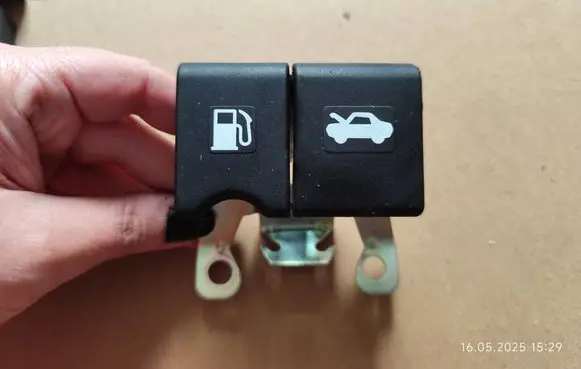 Nissan Note (E11) Engine bonnet (hood) release handle