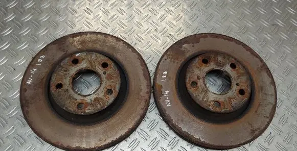 Toyota Avensis T270 Front brake disc