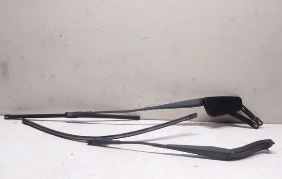 Mercedes-Benz ML W164 Front wiper blade arm A1648200640 A1648200540