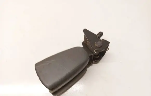Volvo S60 Middle seatbelt buckle (rear) 
