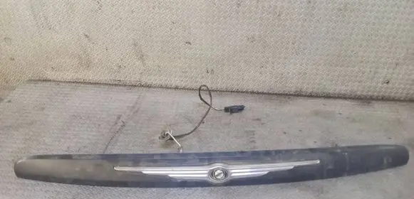 Chrysler Pacifica Trunk door license plate light bar 