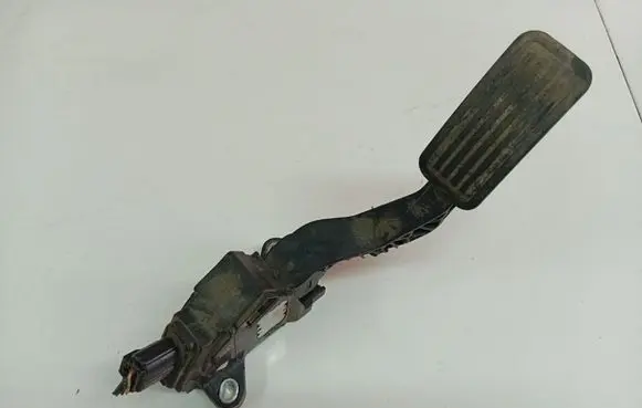 Toyota Yaris Accelerator throttle pedal 781100D010