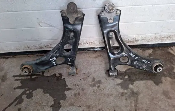 Peugeot 208 II Front control arm 
