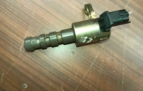 Renault Laguna II Camshaft vanos timing valve 108674