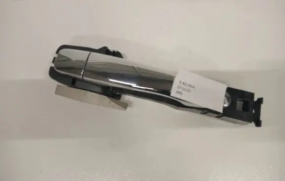 Rear door exterior handle/bracket