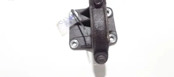 Volvo S80 Engine mounting bracket 9181557