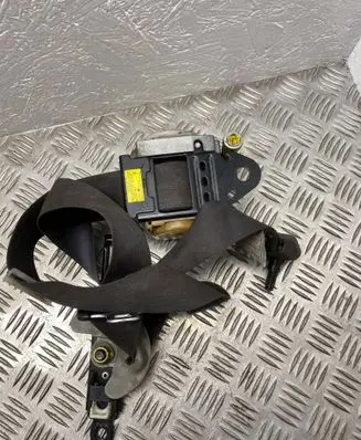 Toyota Avensis Verso Front seatbelt 0431039