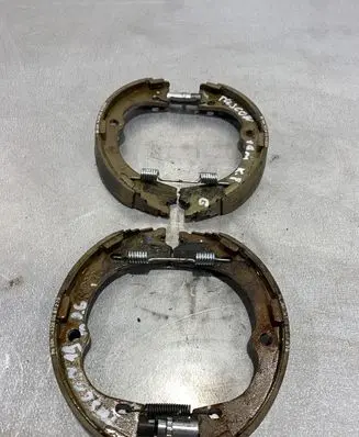 Hyundai Tucson TL Handbrake/parking brake pads 