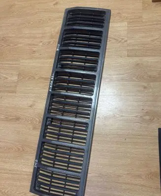 Jeep Cherokee Front bumper upper radiator grill