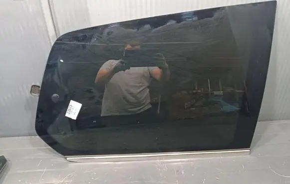 Ford Galaxy Rear side window