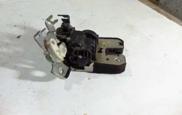Audi A3 S3 8V Tailgate/trunk/boot lock/catch/latch 4H0827505A