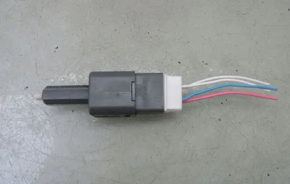 Nissan Leaf II (ZE1) Brake pedal sensor switch PA66GF30