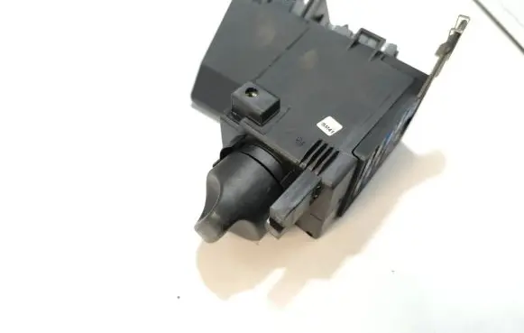 Mercedes-Benz E W210 Light switch 2105451404
