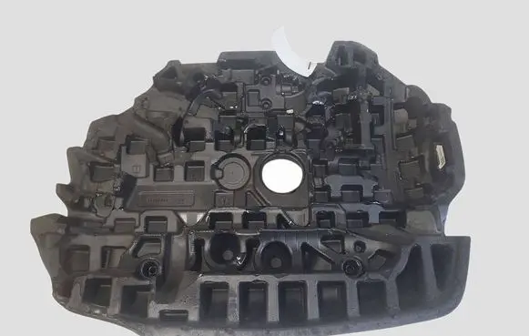 Volvo V40 Engine cover (trim) 31368884