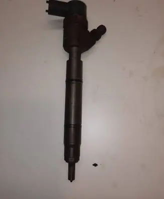 Hyundai i30 Fuel injector 338002A900