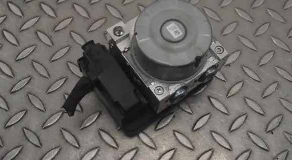 BMW 2 F22 F23 ABS Pump 6875559 6875558