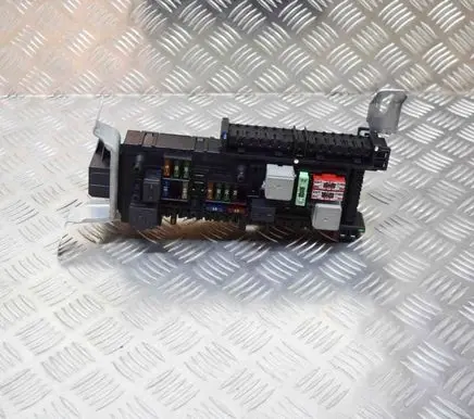 Mercedes-Benz E W212 Fuse box set 4RA00779100 A0025421319