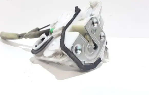Mazda 3 II Rear door lock BBP21H08 F97G02L2
