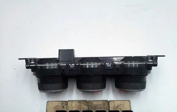 Mitsubishi Outlander Climate control unit 7820A082XB