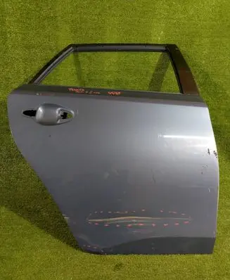 Toyota Auris E180 Rear door 