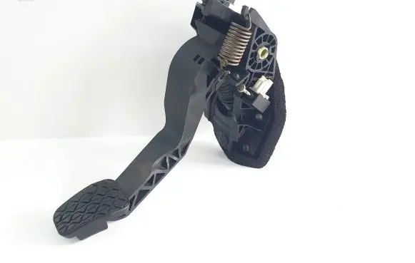 Ford Transit Courier Clutch pedal EY167B633AA