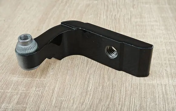 BMW X6 G06 Rear door lower hinge 7333094