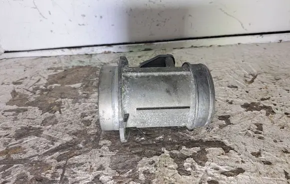 Audi A6 S6 C5 4B Mass air flow meter 059906461D AFH7025C