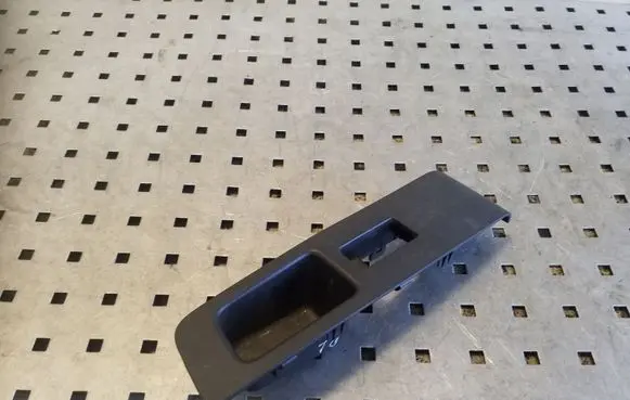 Nissan X-Trail T31 Front door window switch trim 80961JG400A