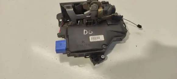 Seat Toledo III (5P) Rear door lock 067L0839016 FRCM21920043103